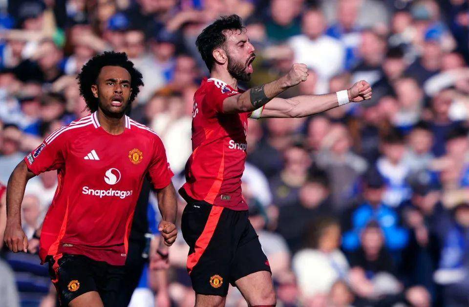 曼联连续三轮不胜，球迷怒声抗议