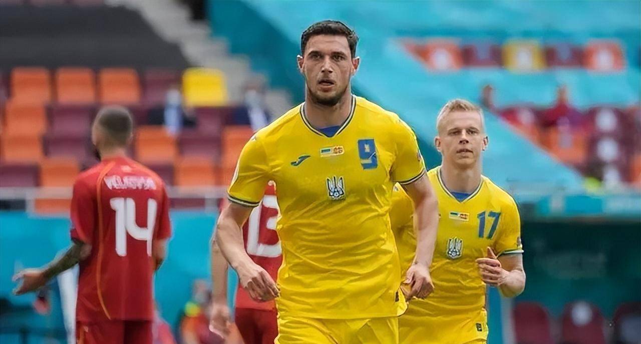 包含波黑队在激烈较量中获胜，获得欧洲杯预选赛小组第二的词条