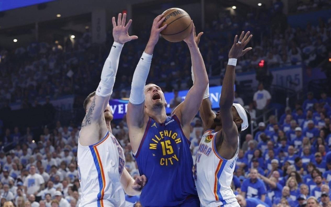 约基奇，关键时刻神级表现，连续三场30+！