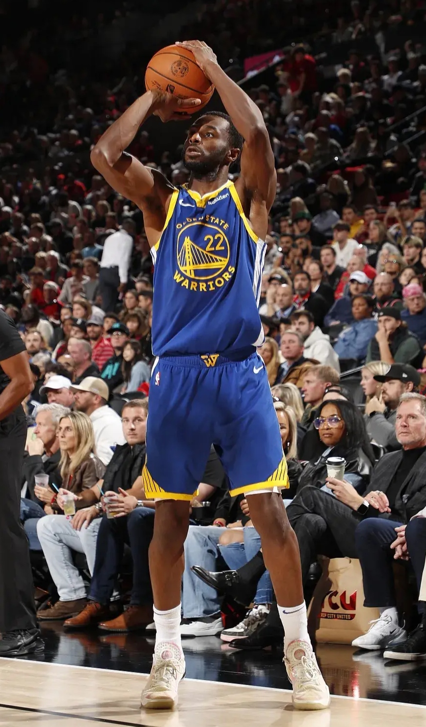 步行者复出首战，勇士状态火爆，威金斯成为焦点！